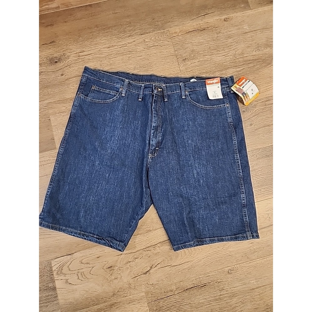 WRANGLER - SIZE: 44 - Relaxed Fit Five Pocket‎ Denim Short W/ 10" Inseam -NEW!